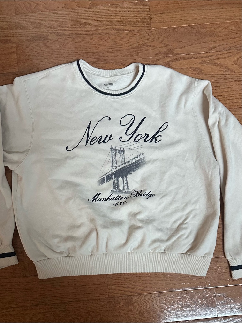 Hollister New York Manhattan Bridge Crewneck - Cream/Navy